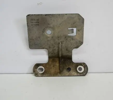 Volkswagen PASSAT B8 Other engine bay part 3G0951227A