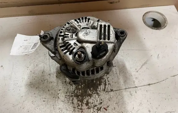 KIA Sorento Generator/alternator 373004A300 021319212