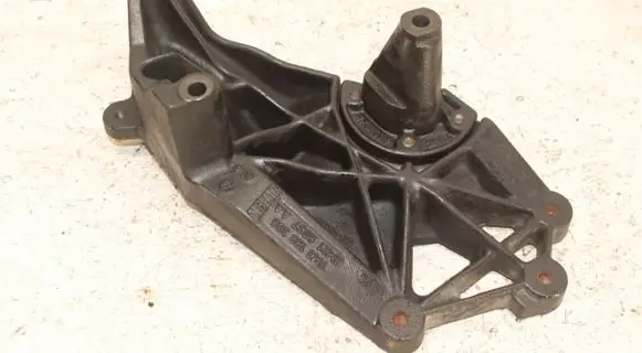 Volkswagen Sharan Engine mounting bracket 7M3199308