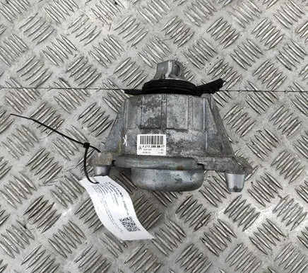 Mercedes-Benz CLS C218 X218 Engine mount bracket A2122403817