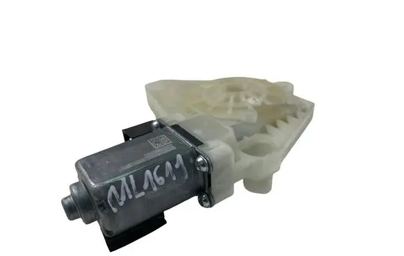 Volkswagen PASSAT B8 Rear door window regulator motor 5Q4959802D