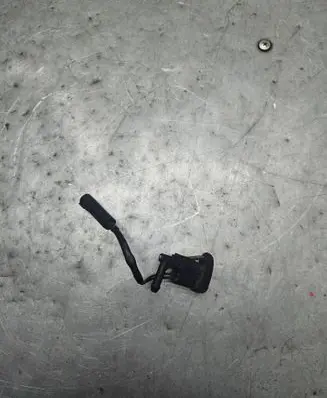 BMW 1 E81 E87 Windshield washer spray nozzle 7110851 6166