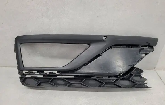Volkswagen Golf VII Front bumper lower grill 5G0853666K
