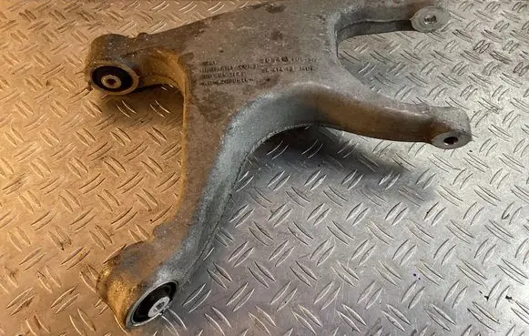 Porsche Macan (95B) Rear upper control arm/wishbone 8R0505312F