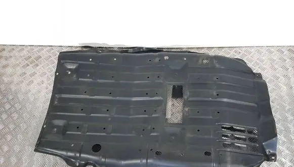 Mitsubishi L200 Engine splash shield/under tray 5370B497