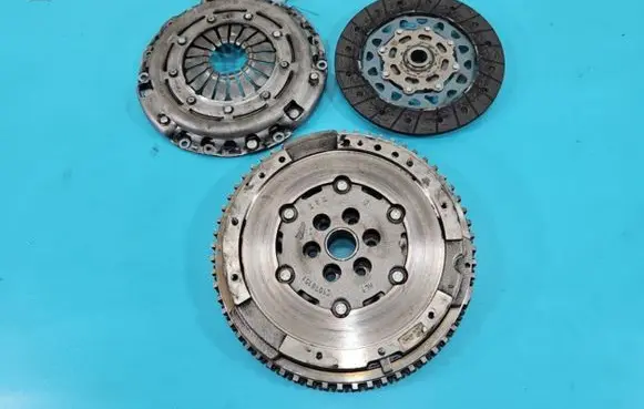 Dacia Sandero III Dual mass flywheel 123100749R IMPRK1445787