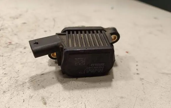 Audi SQ7 Camshaft vanos timing valve 059906048D