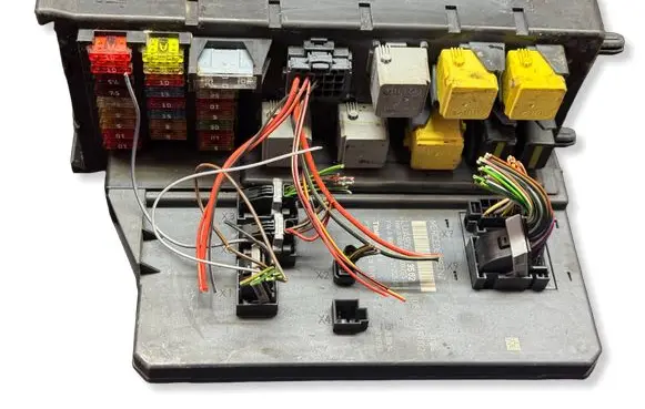 Mercedes-Benz Sprinter W906 Fuse module A9069003502 A9069024301