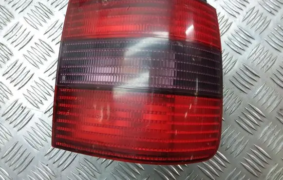 Volkswagen PASSAT B4 Rear/tail lights 3A9945257