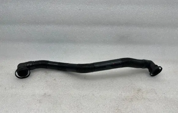 Audi A4 S4 B6 8E 8H Breather hose/pipe 8E0133889E