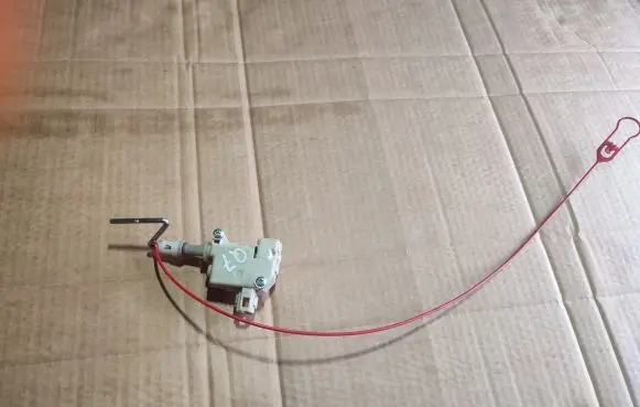 Audi Q7 4L Fuel tank cap lock 