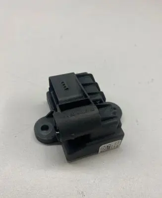 Mercedes-Benz A W176 Glow plug pre-heat relay A6519003103
