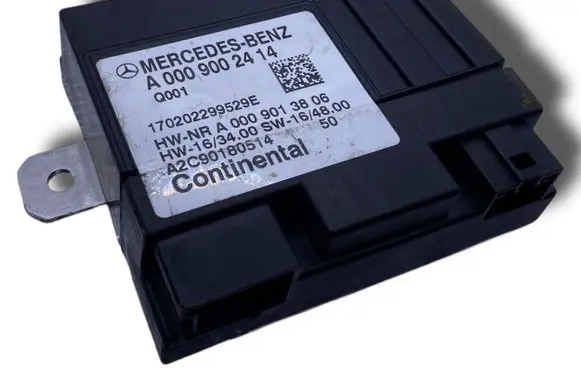 Mercedes-Benz C W205 Central body control module A3220 A0009002414
