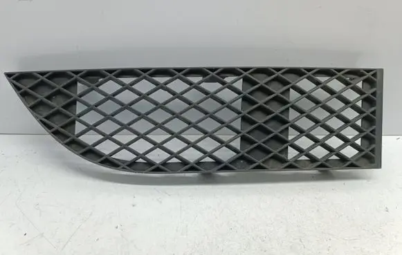 BMW 7 E65 E66 Front bumper lower grill 51117135564 7135564 72758411