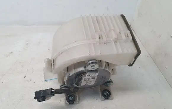Toyota Auris E180 Hybrid/electric vehicle battery fan G923012010