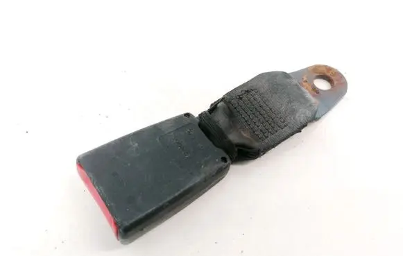 Rear seatbelt buckle