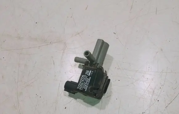 Toyota Corolla E120 E130 Turbo solenoid valve 9008091218