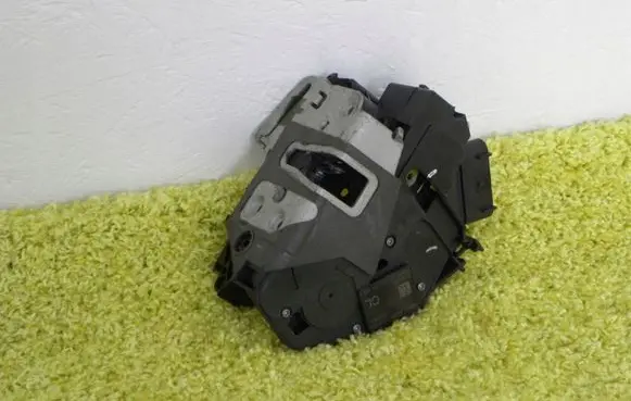 Ford S-MAX Front door lock EMZAU21812BD