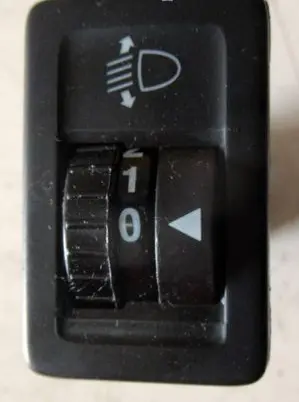 Suzuki Baleno IV Headlight level height control switch 35180M68P00