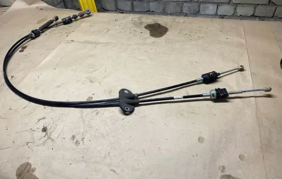 Gear shift cable linkage