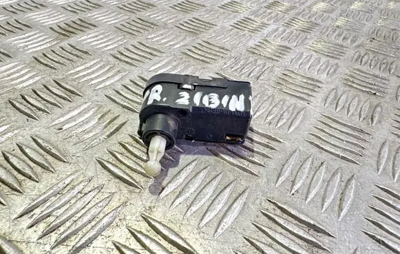 Headlight level adjustment motor