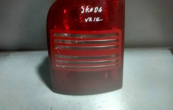 Skoda Octavia Mk1 (1U) Rear/tail lights 1U9945111 1U9945095