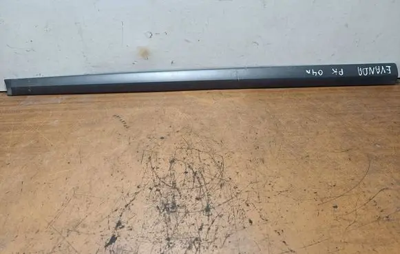 Chevrolet Evanda Front door trim (molding) 96516313