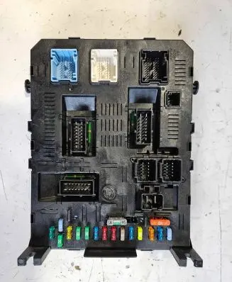 Citroen C4 Grand Picasso Fuse module 216761594 21676031-5B 28119735