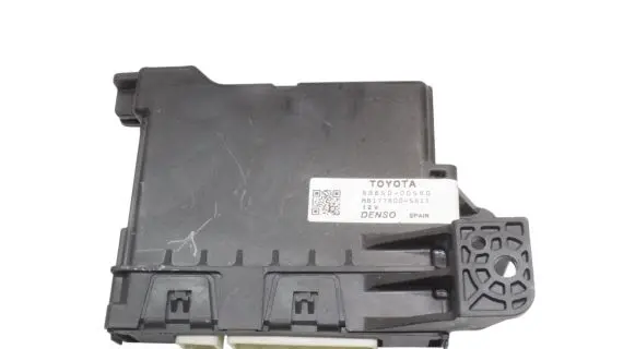 Toyota Yaris Climate control unit 886500D560 MB1778005611