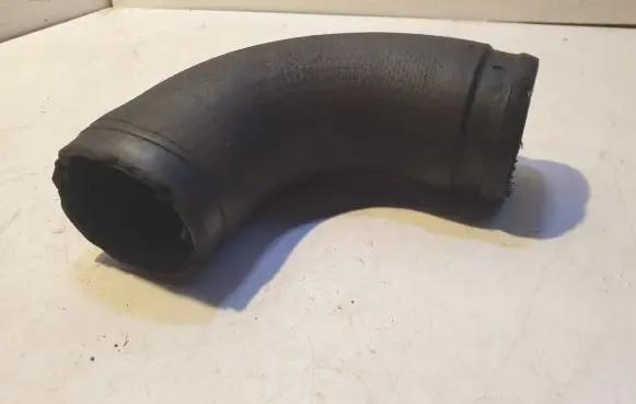 Nissan X-Trail T30 Engine coolant pipe/hose