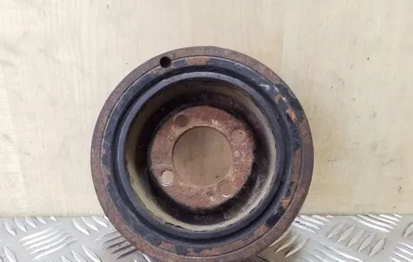Opel Frontera A Crankshaft pulley 90469102