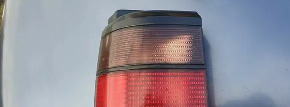 Volkswagen PASSAT B3 Rear/tail lights 333945111