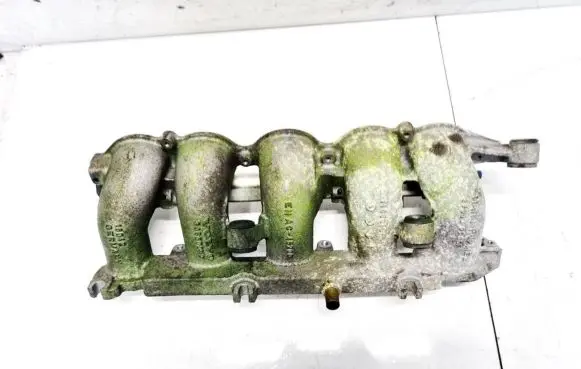 Volvo V50 Intake manifold 30650092