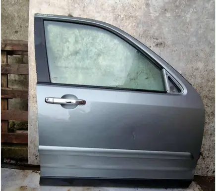 Honda CR-V Front door