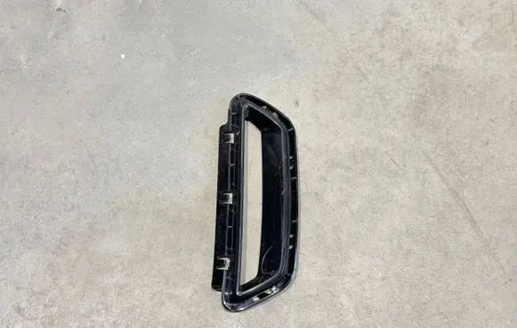 BMW i4 Front bumper lower grill 51117947065 7947065
