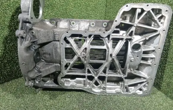 Jaguar XF X250 Oil sump 9X2Q6U004CB D04YA