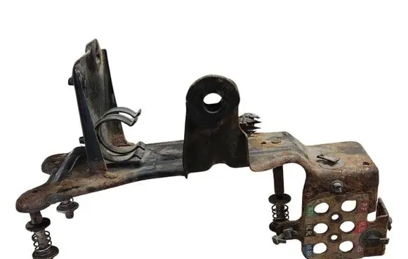 Audi A6 Allroad C6 Pneumatic air compressor holding bracket 4F0616251A