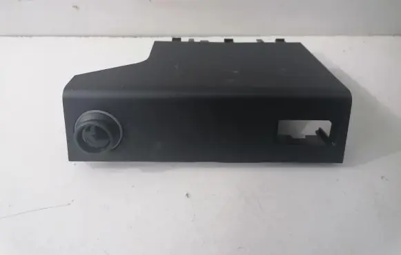 BMW 2 Active Tourer U06 Cigarette lighter 9890317