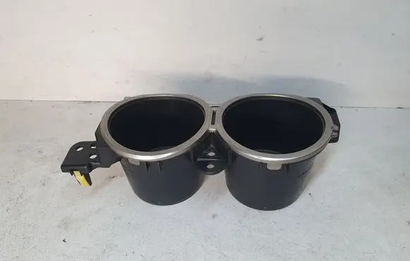 Cup holder front