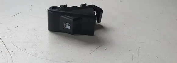 Mazda 3 II Fuel tank opening switch 