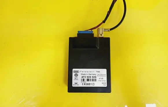 Volkswagen Touran I Auxiliary heating control unit/module 4F0909509