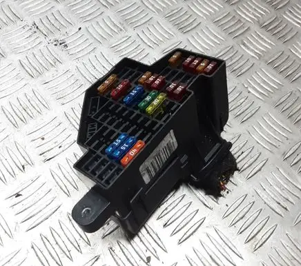 Audi A3 S3 8P Fuse module 18070303181 4715692