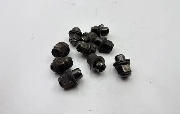 Toyota C-HR I Nuts/bolts