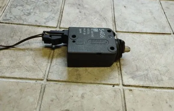 Opel Zafira A Central locking motor 90460062 1101215