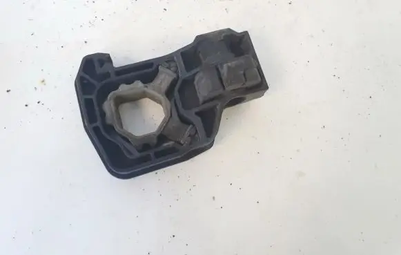 Radiator mount bracket