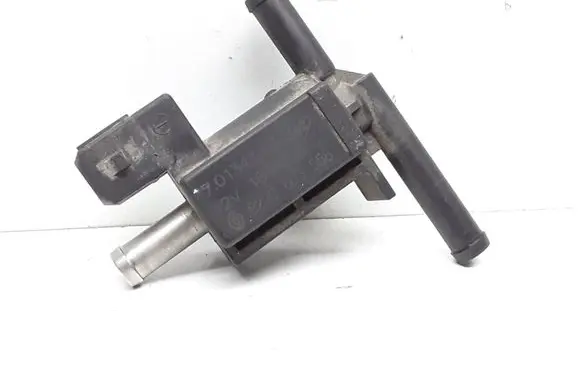 Renault Captur Vacuum valve 70134303