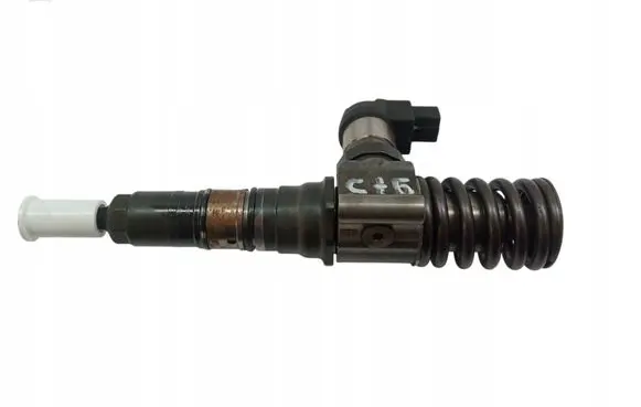 Volkswagen PASSAT B6 Fuel injector 03G130073D