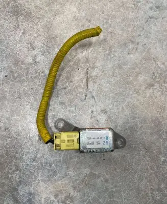 Subaru Legacy Airbag deployment crash/impact sensor 98235AG001 1879000672