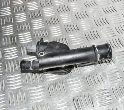 Volkswagen PASSAT B6 Other engine bay part 038121132G