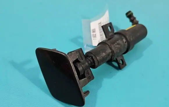 Volkswagen PASSAT B6 Headlight washer spray nozzle 3C0955103A IMPRK1602965